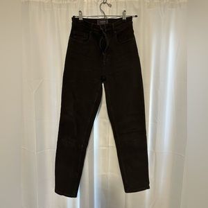 Size 26 Regular Everlane The Cheeky Jean in Washed Black